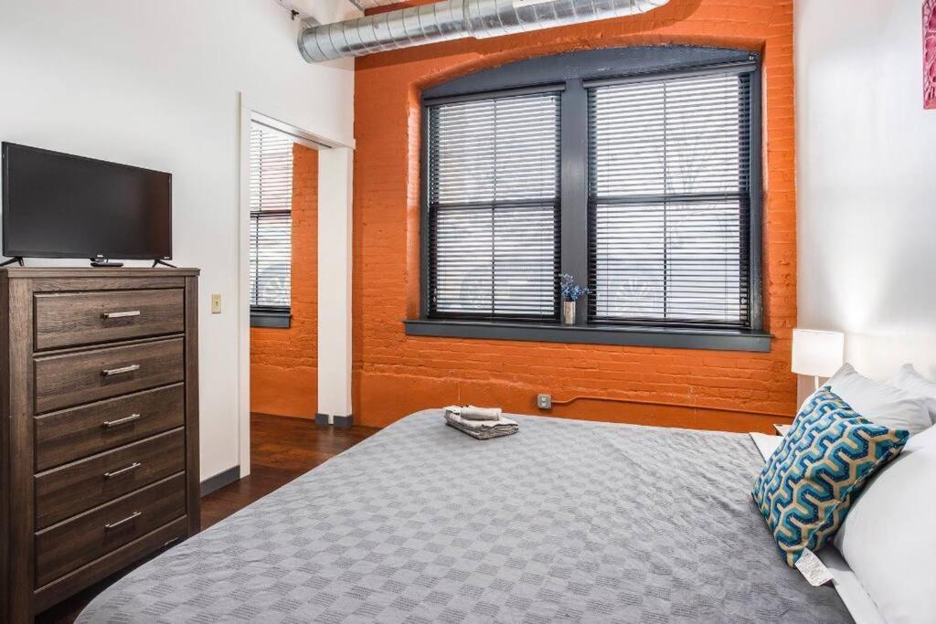 Centric Ny Style Loft W/King Bed Apartment Rochester Ngoại thất bức ảnh