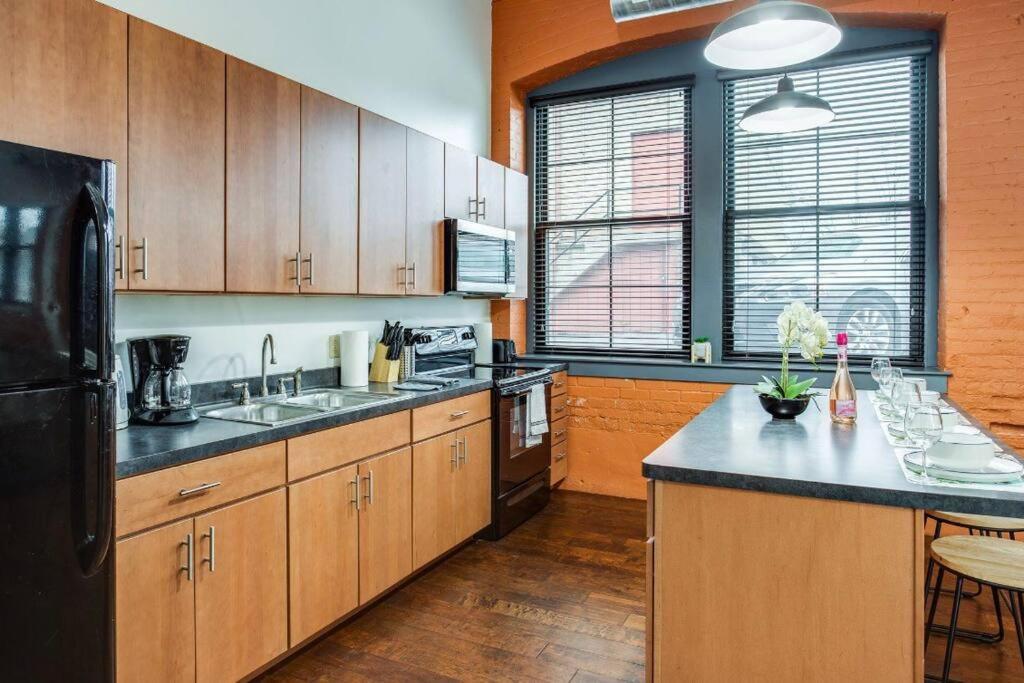 Centric Ny Style Loft W/King Bed Apartment Rochester Ngoại thất bức ảnh